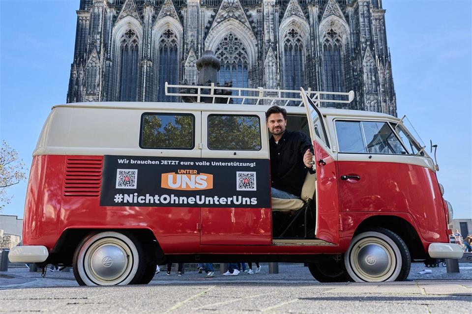 Schauspieler Miloš Vuković kämpft für den Erhalt der Serie „Unter uns“, in der er seit fast drei Jahrzehnten zu sehen ist.Rolf Vennenbernd/dpa