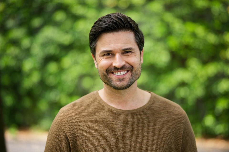 Schauspieler Miloš Vuković setzt auf klassisches Vanilleeis ohne Extras.Henning Kaiser/dpa