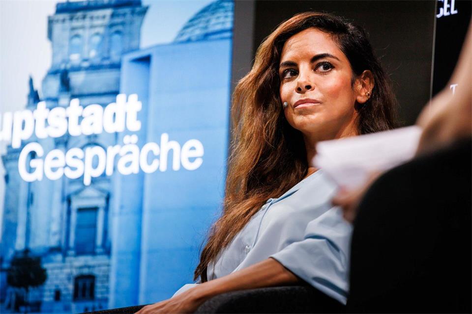 Schauspielerin Collien Fernandes wird kommende Woche als Sachverständige im Landtag erwartet. (Archivfoto)Carsten Koall/dpa