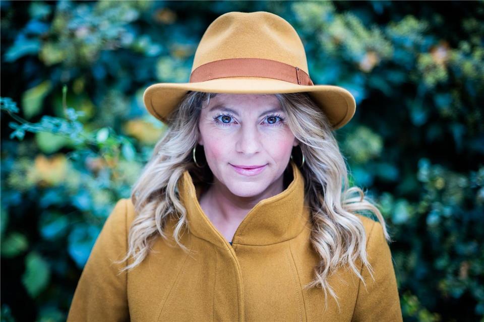 Schauspielerin Luise Bähr hat sich in der ZDF-Actionreihe „Die Bergretter“ medizinisches Wissen angeeignet.Christoph Soeder/dpa