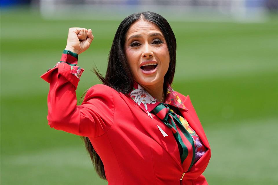 Schauspielerin Salma Hayek trat als WM-Botschafterin auf.Natacha Pisarenko/AP/dpa