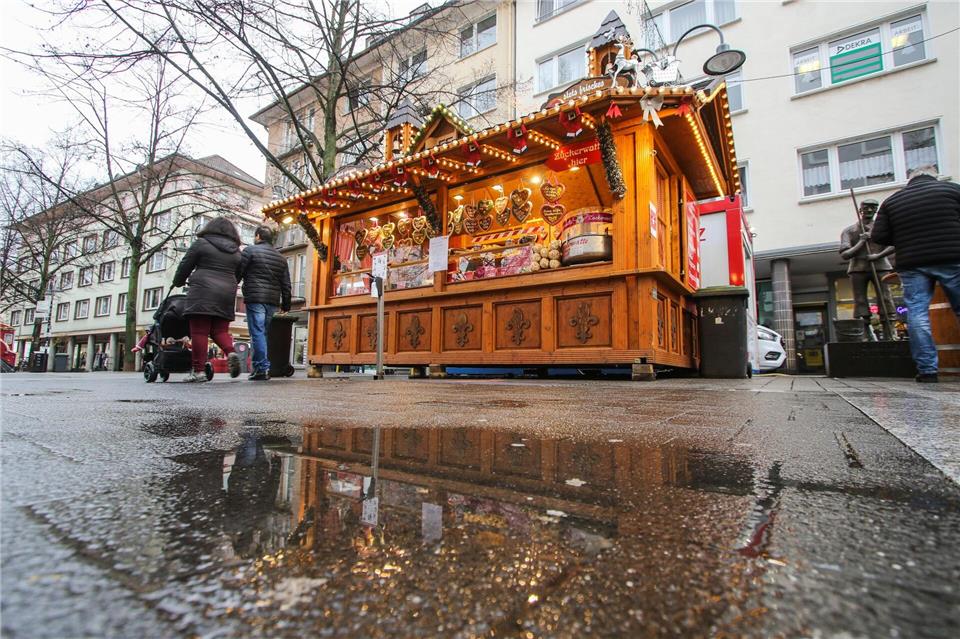 Schausteller auf dem Weihnachtsmarkt in Gießen sind vor dem Ausnahme-Adventswochenende in Sorge. (Archivbild)Nadine Weigel/dpa