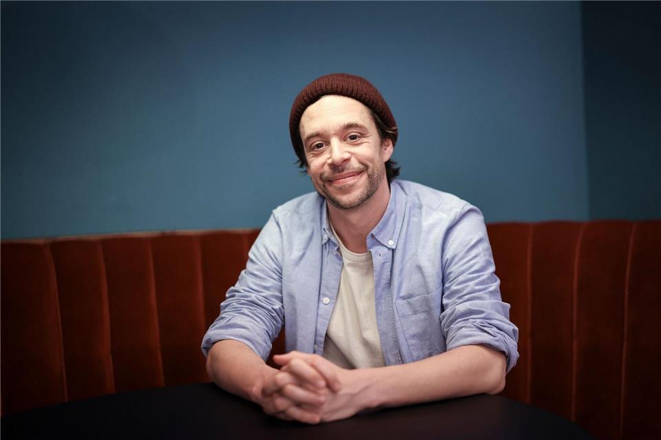 Schaut jetzt anders auf manche Begegnungen mit aufdringlichen Eltern: Tobias Krell. (Archivbild)Christian Charisius/dpa