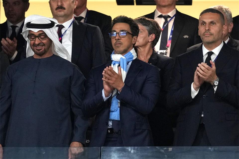 Scheich Mansour bin Zayed Al Nahyan ist Eigentümer von Man City - viele englische Clubs sind abhängig von ihren Besitzern. (Archivbild) Martin Rickett/PA Wire/dpa
