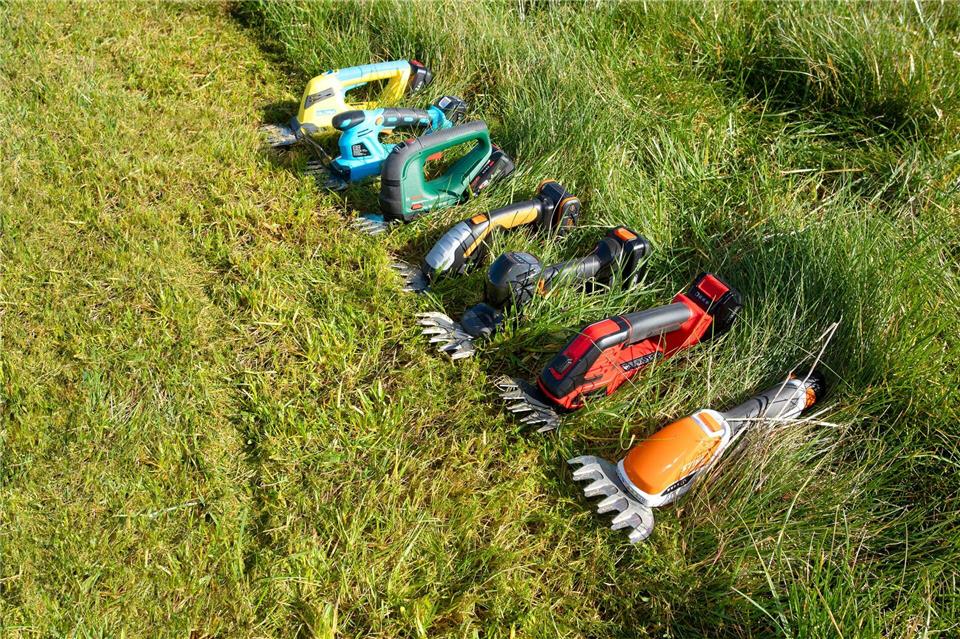 Scheren für Sträucher und Rasen: Sieben Geräte haben „selbst.de“ und Tüv Rheinland getestet.selbst ist der Mann/selbst.de/dpa-tmn