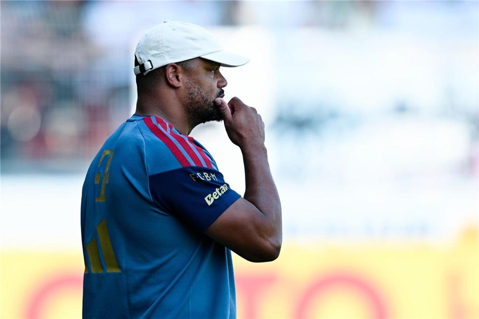 Schickte eine junge Mannschaft ins Spiel: FCB-Trainer Vincent KompanyUwe Anspach/dpa