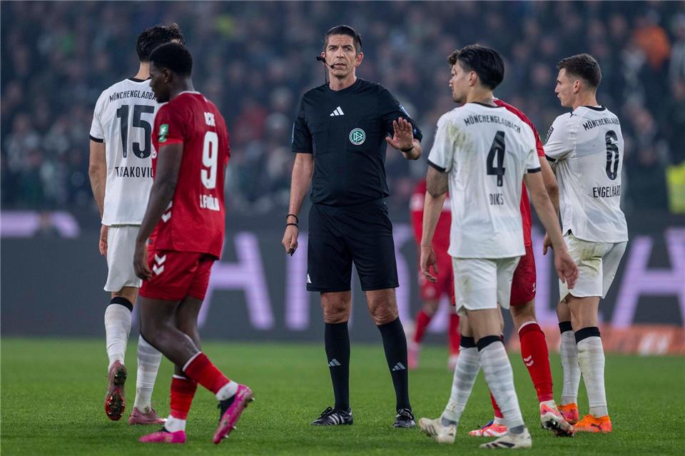 Schiedsrichter Aytekin im Mittelpunkt der Diskussion.David Inderlied/dpa