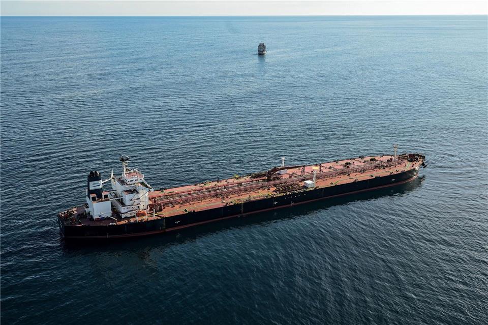 Schiffe der russischen Schattenflotte sollen künftig festgesetzt werden können. (Archivbild)Damien Meyer/AFP/dpa