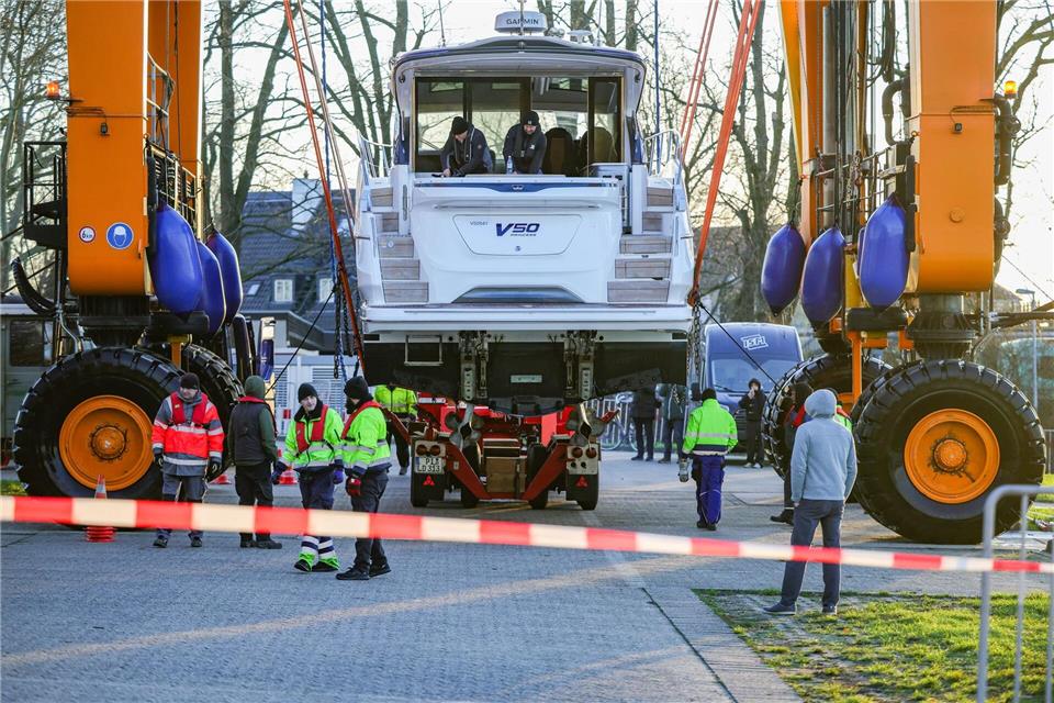 Schiffskran „Big Willi“ ist so groß und stark, dass er ganze Schiffe versetzen kann.Christoph Reichwein/dpa