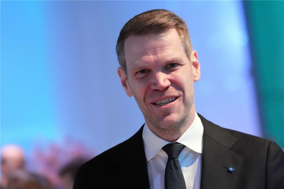 Schlägt eine TV-Konferenz für die Frauen-Bundesliga vor: HSV-Vorstand Eric Huwer (Archivbild)Marcus Brandt/dpa