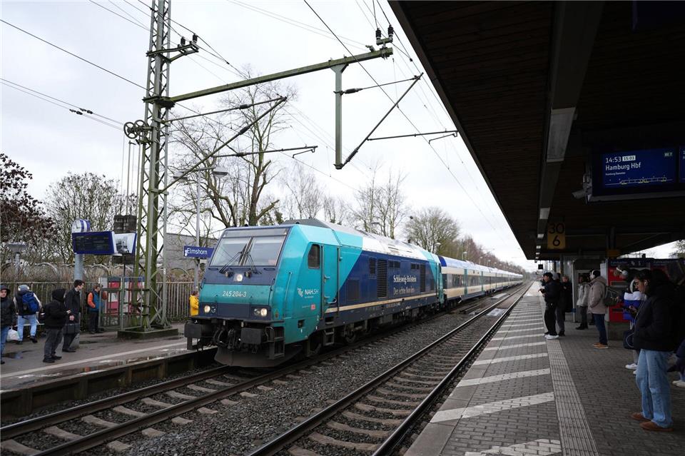 Schleswig-Holstein will Geld aus dem Sondertopf ins Bahnnetz stecken. (Archivbild)Marcus Brandt/dpa