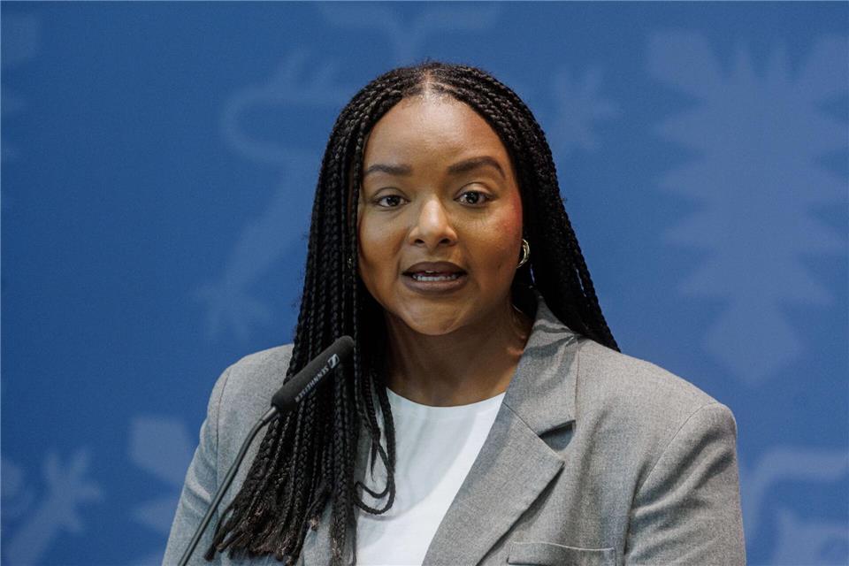 Schleswig-Holsteins Integrationsministerin Touré warnt vor Einschränkungen bei Integrationskursen. (Archivbild)Markus Scholz/dpa