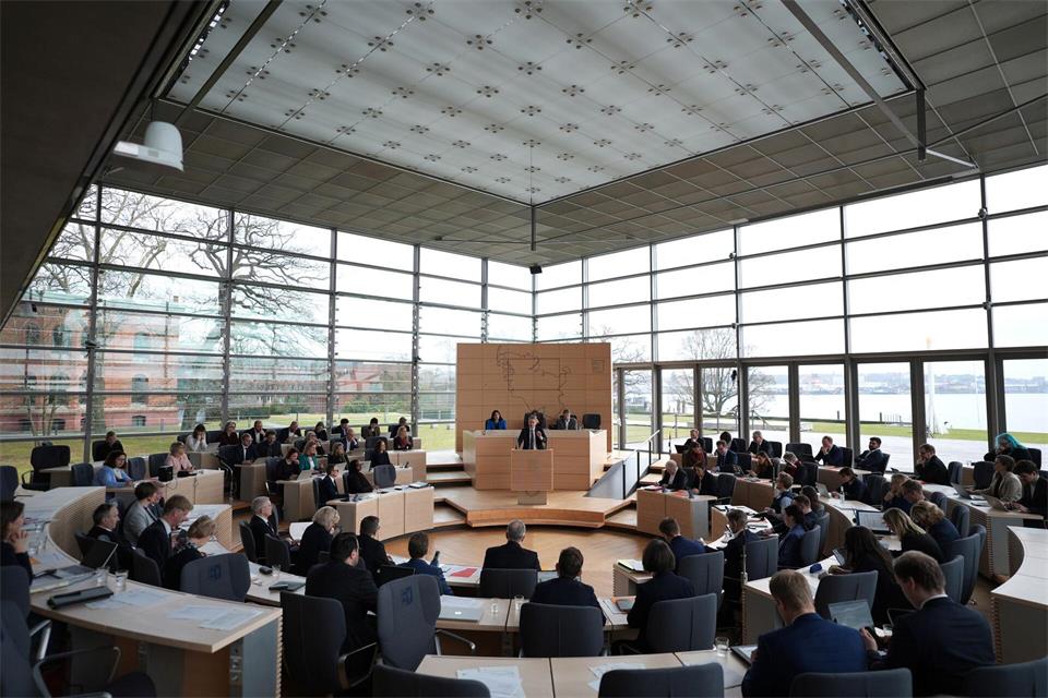 Schleswig-Holsteins Landtag berät über den Landesentwicklungsplan. (Symbolbild)Marcus Brandt/dpa