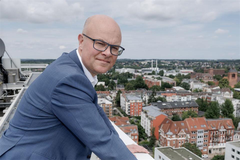 Schleswig-Holsteins Umweltminister Tobias Goldschmidt (Grüne) kritisiert die Energiewende-Pläne der Bundesregierung scharf. (Archivbild)Markus Scholz/dpa
