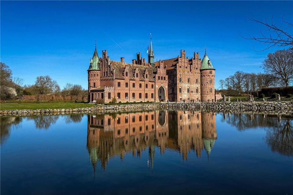 Schloss Egeskov auf der Insel Fünen: Hier fuhr der Dichter mit der Kutsche vor. Wolfgang Stelljes/dpa-tmn