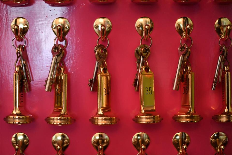 Schlüssel nur gegen Kreditkarte? Hotels dürfen diese Sicherheit verlangen, müssen das aber transparent gemacht haben.Jens Kalaene/dpa-Zentralbild/dpa-tmn