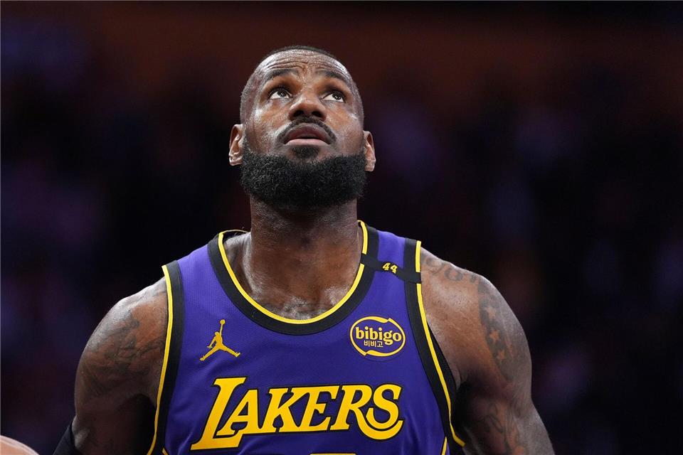Schluss nach Saison 23: LeBron James hört auf.Mark J. Terrill/AP/dpa