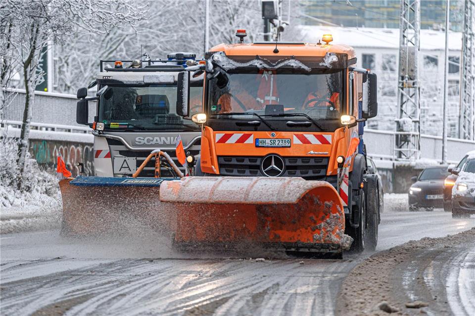 Schnee und Frost sorgen weiter für Glätte in Hamburg.Markus Scholz/dpa
