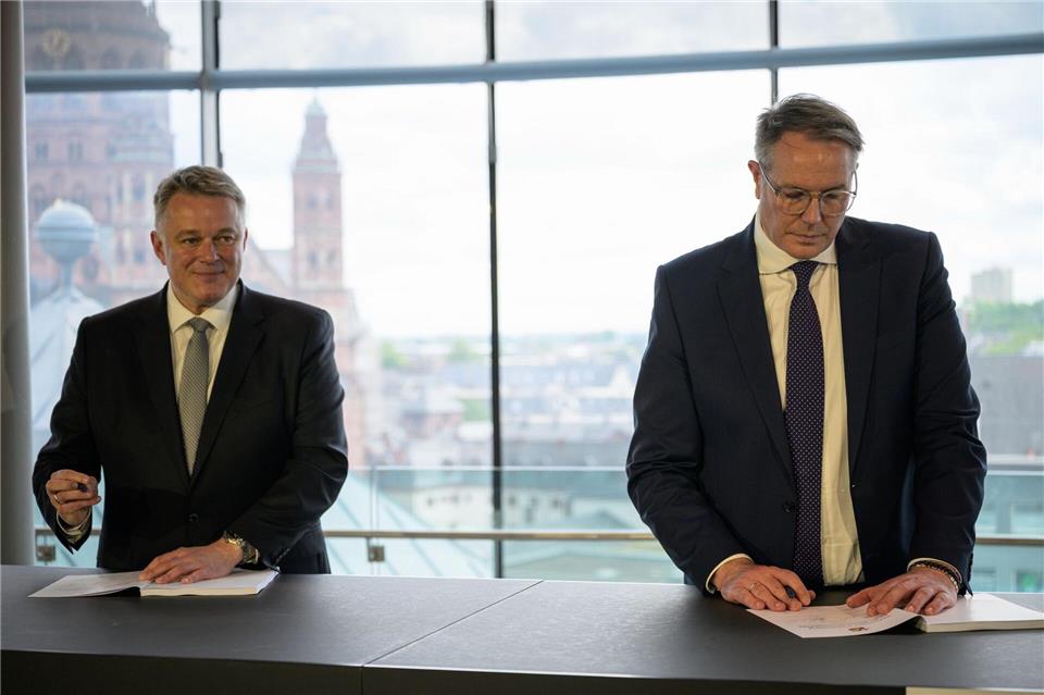 Schnieder soll am 18. Mai zum Ministerpräsidenten gewählt werden.Hannes P. Albert/dpa