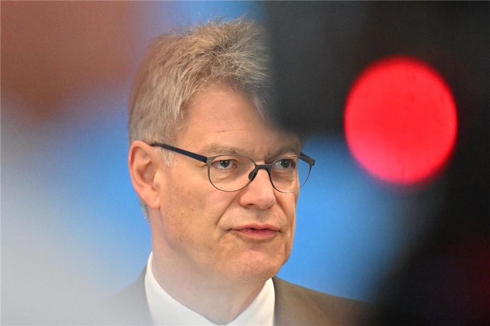 Schnieder will beim Neubau aufs Tempo drücken.Henning Kaiser/dpa