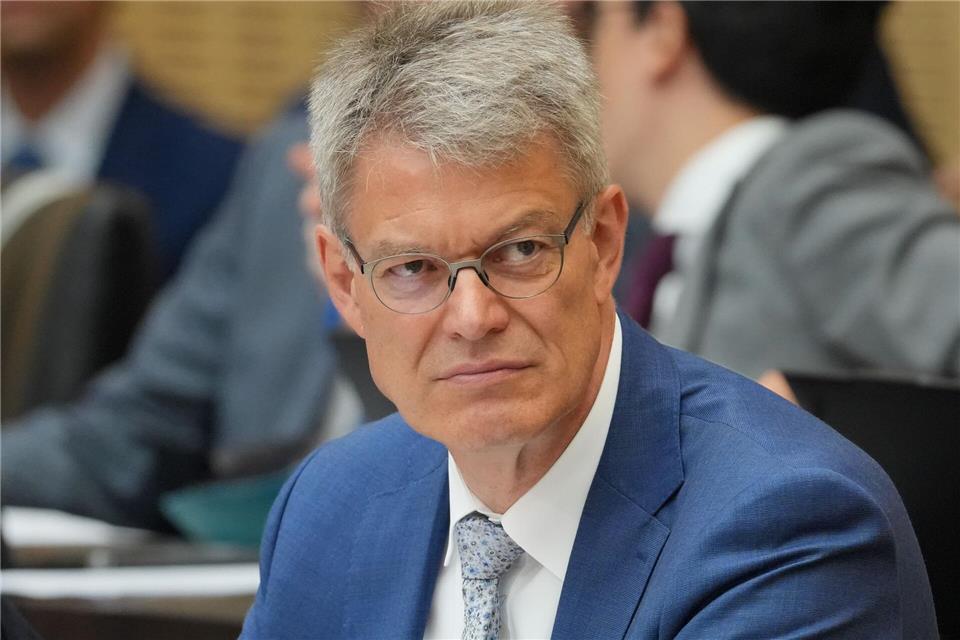 Schnieder will nicht auf die Entlassung durch den Kanzler warten. (Archivfoto)Soeren Stache/dpa