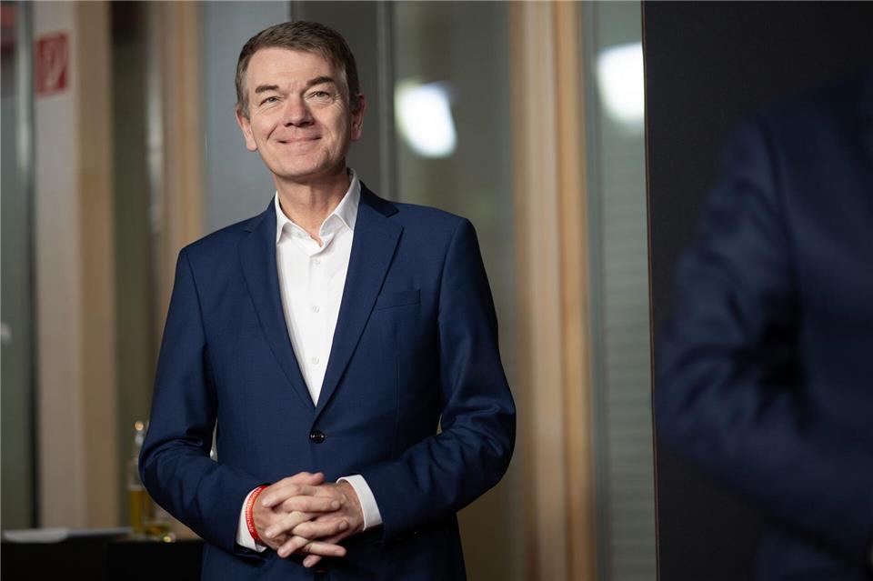 Schönenborn wird weiterhin Ergebnisse und Analysen bei allen Wahlen in der ARD präsentieren (Archivbild).Sebastian Christoph Gollnow/dpa