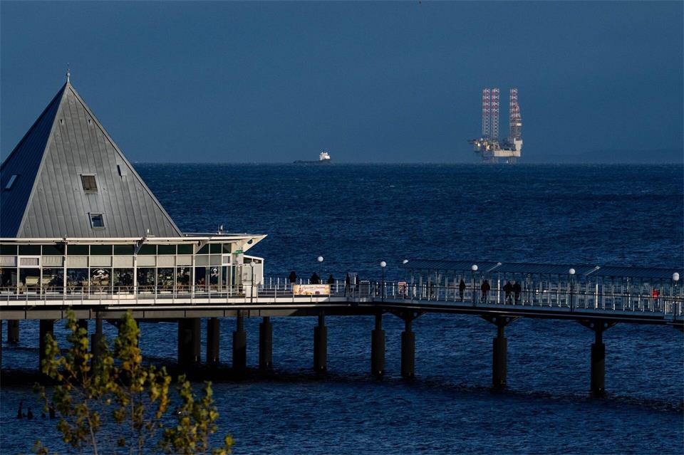 Schon Ende 2024 hatte CEP eine Bohrplattform bei Swinemünde im Einsatz. (Archivbild)Stefan Sauer/dpa
