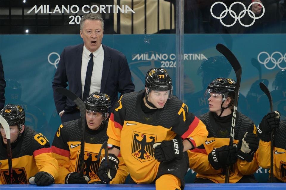 Schon Olympia war eine Enttäuschung für das deutsche Eishockey und Bundestrainer Harold Kreis. (Archivbild) Peter Kneffel/dpa