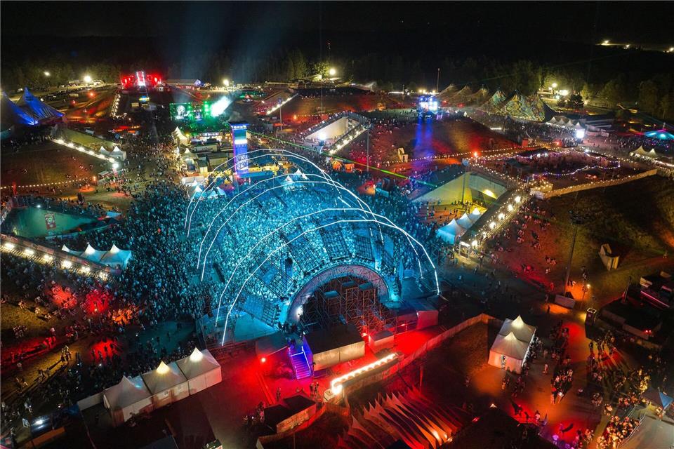 Schon am Freitag kamen laut den Veranstaltern mehr als 60.000 Besucher.Thomas Frey/dpa