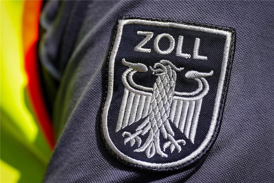 Schon im Mai durchsuchten Beamte die Wohnung und Geschäftsräume des Mannes. (Symbolbild)Soeren Stache/dpa