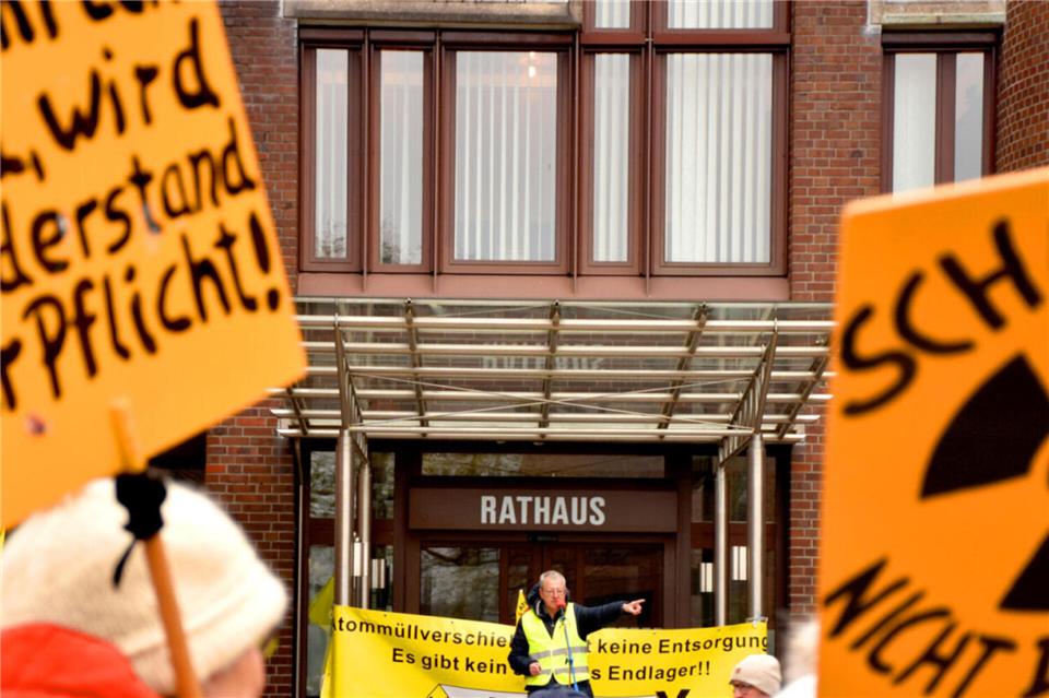 Schon in der Vergangenheit gab es in Ahaus Proteste gegen Castortransporte. Initiativen kündigen auch für den ersten Transport weitere Aktionen an.