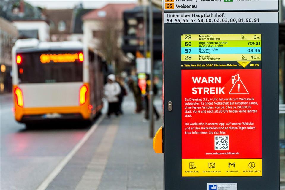 Schon vor wenigen Wochen bremste ein ÖPNV-Warnstreik viele Menschen in Rheinland-Pfalz aus, nun werden an gleich zwei Tagen viele ausgebremst. (Archivbild)Andreas Arnold/dpa