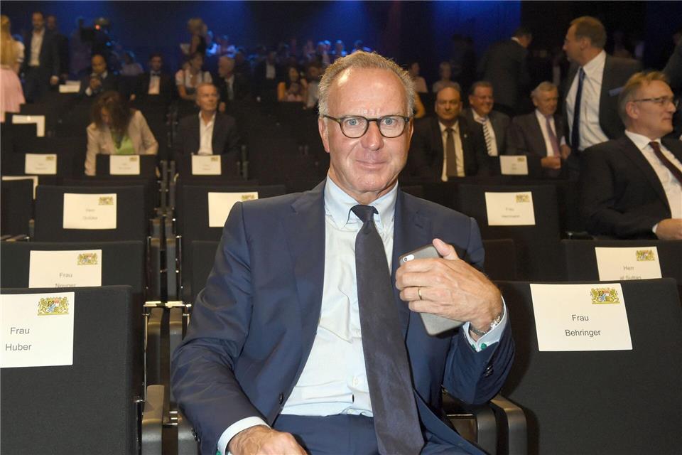 Schon vor zehn Jahren nahm Karl-Heinz Rummenigge einen Bayerischen Sportpreis entgegen - damals stellvertretend für die Profimannschaft des erfolgreichsten deutschen Fußballvereins. (Archivbild)picture alliance / dpa
