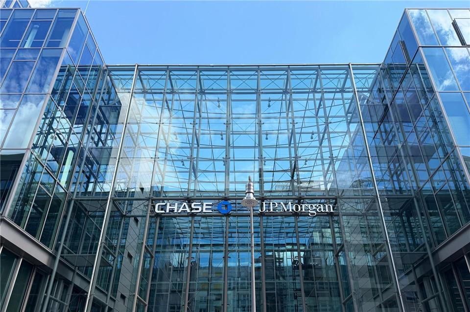 Schrittweise will Chase ihr App-basiertes Angebot für Privatkunden in Deutschland ausbauen und „zu einer führenden digitalen Hausbank“ für Verbraucher werden.Julian Degler/dpa