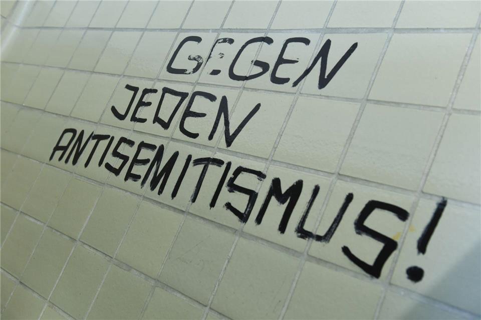 Schüler in Bayern berichten von Antisemitismus. (Symboldbild)Arne Dedert/dpa