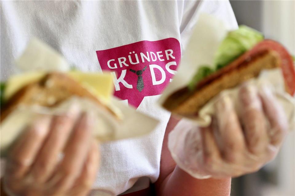 Schülerfirmen in Sachsen erhalten Förderung. (Symbolbild)Jan Woitas/dpa-Zentralbild/dpa