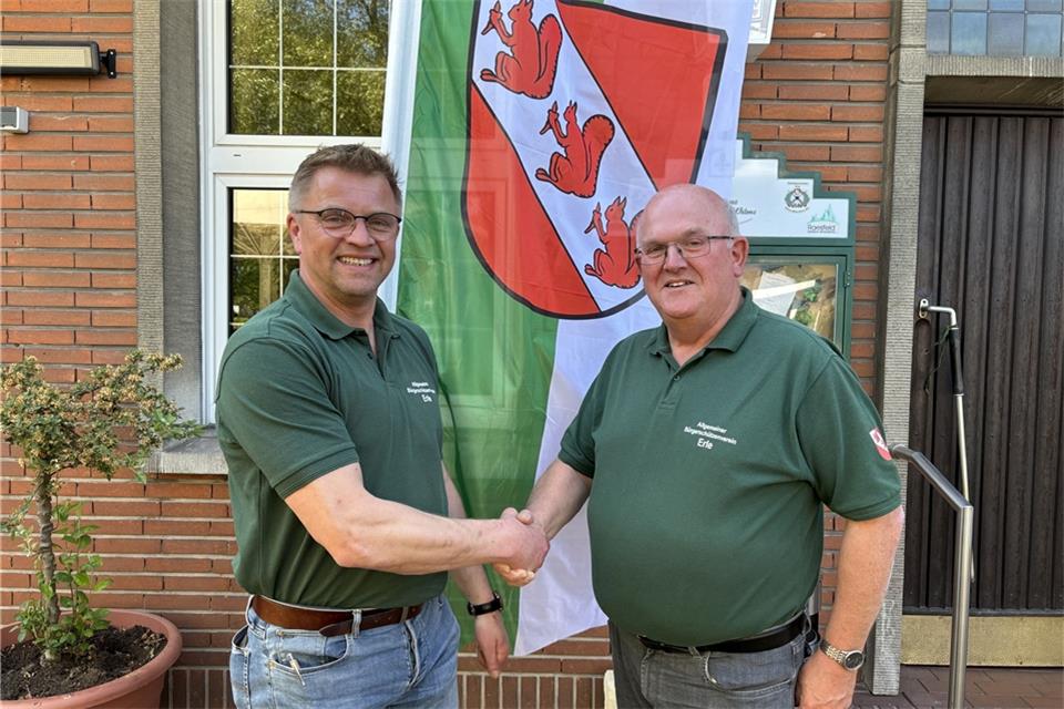Schützenpräsident Andreas Pass (l.) und der Ehrenpräsident Arno Brömmel.