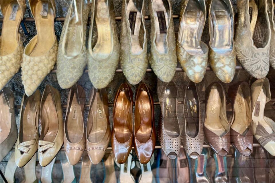 Schuhe in allen Formen und Farben - das war die Leidenschaft von Imelda Marcos.Carola Frentzen/dpa