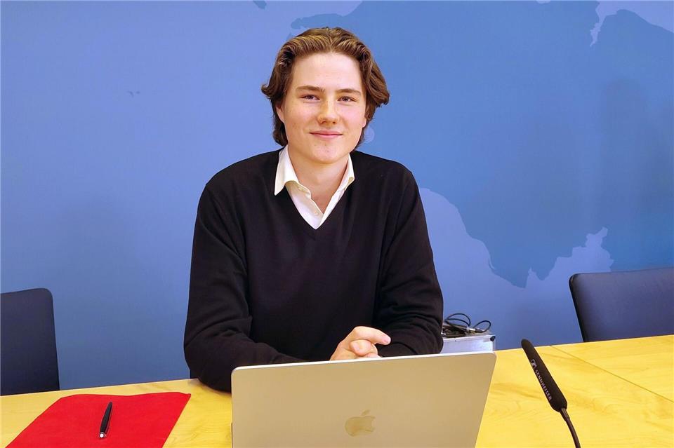 „Schule erhebt für sich den Anspruch, junge Menschen als Mini-Bürger in die Welt zu schicken“, sagte der Landesschülersprecher der Gymnasien in Schleswig-Holstein, Eschel Ewert. Felix Müschen/dpa