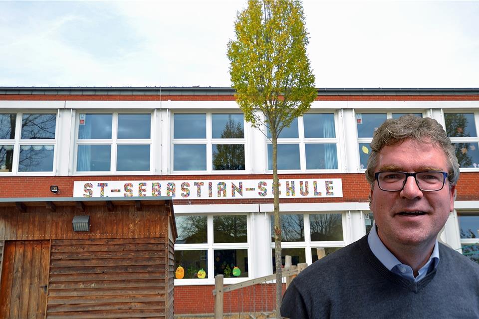 Schulleiter Thomas Schlüter berichtet von der schwierigen Personalsuche.