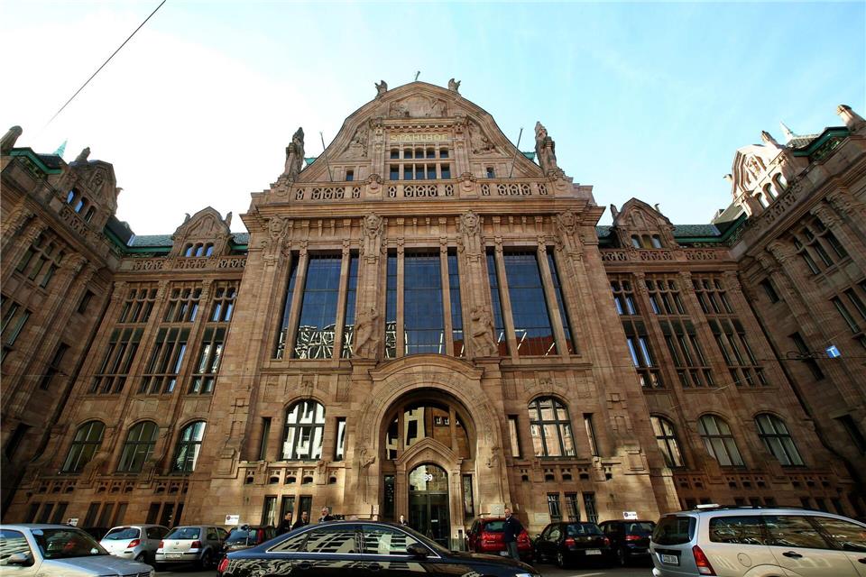 Schwarze Bildschirme - Richter in NRW klagen über IT-Probleme (Archivbild)Roland Weihrauch/dpa