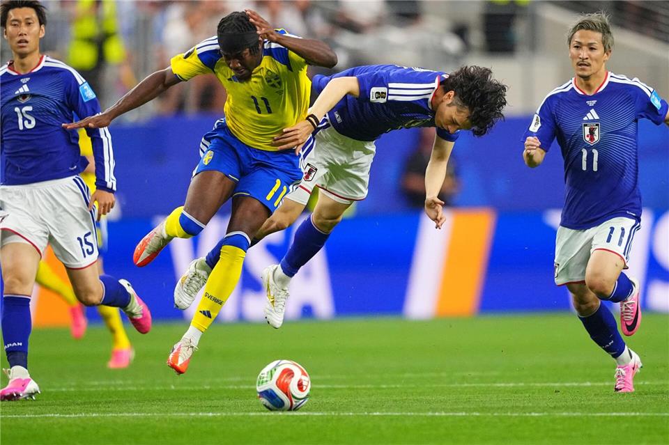Schweden und Japan lieferten sich ein hart umkämpftes WM-Spiel.Julio Cortez/AP/dpa