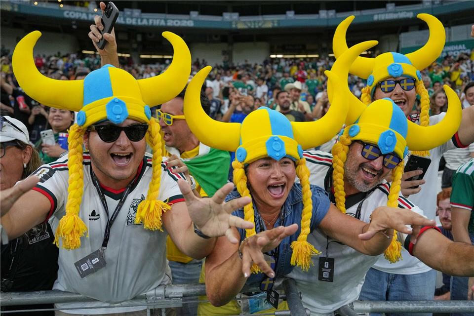 Schwedens Fans haben Grund zur Freude.Matias Delacroix/AP/dpa