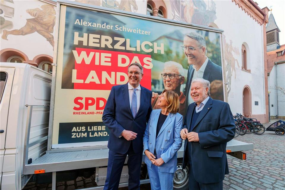 Schweitzer bekam in Landau Unterstützung von seinen SPD-Amtsvorgängern Malu Dreyer und Kurt Beck. Andreas Arnold/dpa
