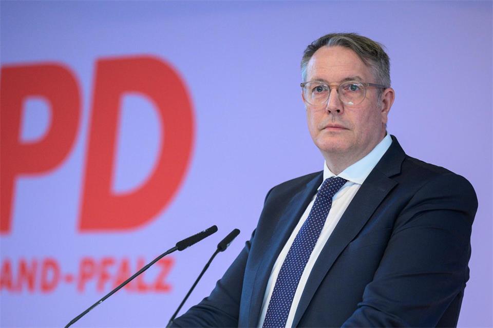 Schweitzer soll neuer Arbeitsminister werden. Hannes P Albert/dpa
