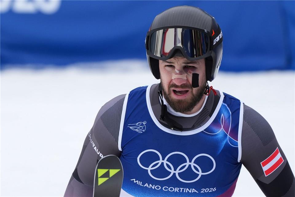 Schwer gezeichnet nach einem Sturz vom Vortag: Österreichs Daniel Hemetsberger.Rebecca Blackwell/AP/dpa