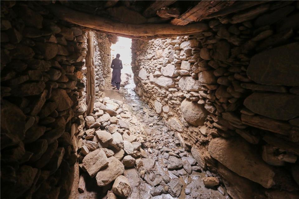Schwere Zerstörungen gibt es in den Dörfern nach dem Erdbeben in Afghanistan.Wahidullah Kakar/AP/dpa