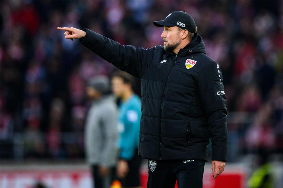 Sebastian Hoeneß und der VfB haben am Samstag Hoffenheim zu Gast. (Archivbild)Tom Weller/dpa