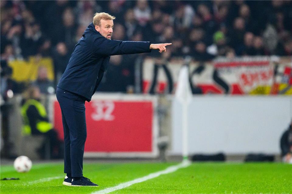 Sebastian Hoeneß versuchte seine Elf zu dirigieren.Tom Weller/dpa