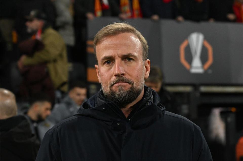 Sebastian Hoeneß will im Spiel gegen Maccabi trotz der Sicherheitsbedenken den Sport in den Fokus stellen. (Archivbild)Federico Gambarini/dpa